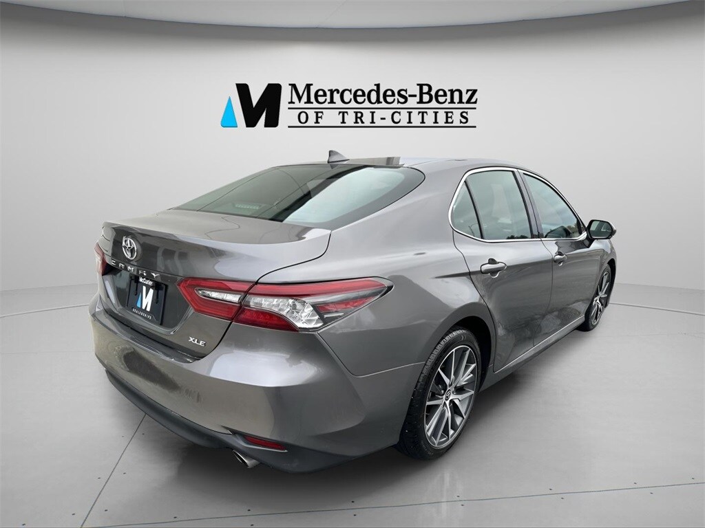 2024 Toyota Camry XLE photo 3