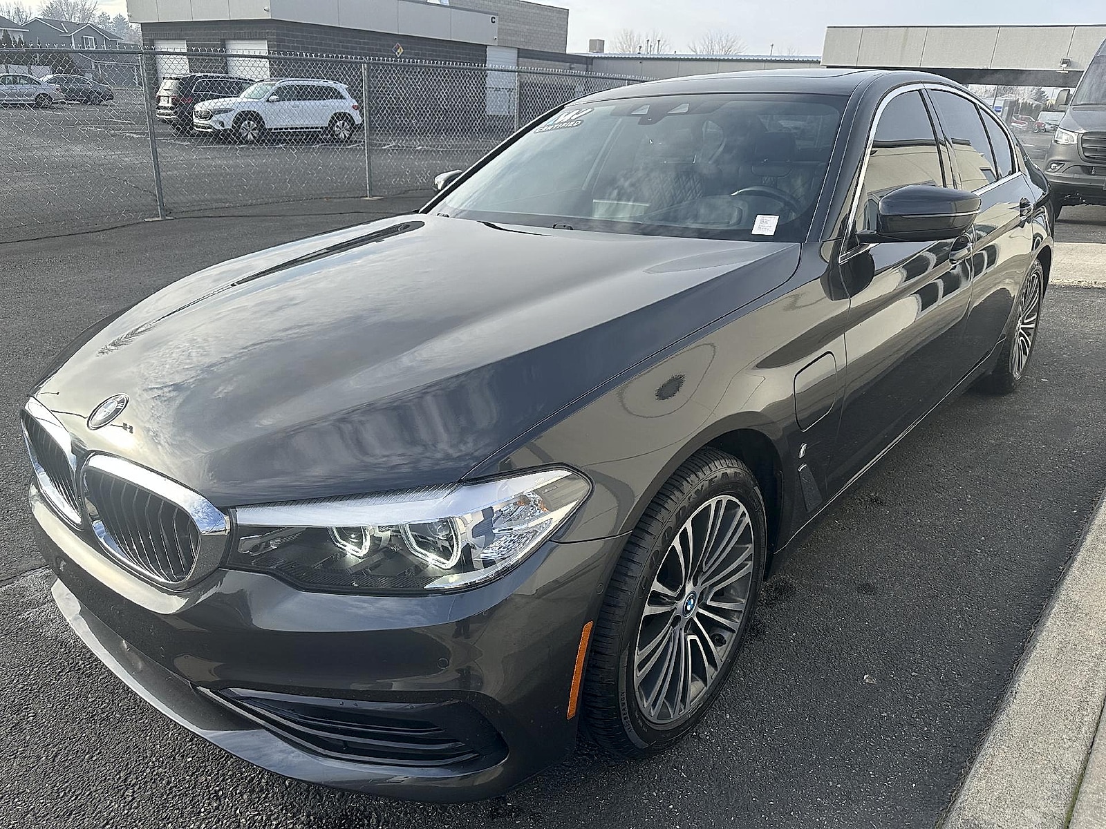 2019 BMW 5 Series 530e's photo
