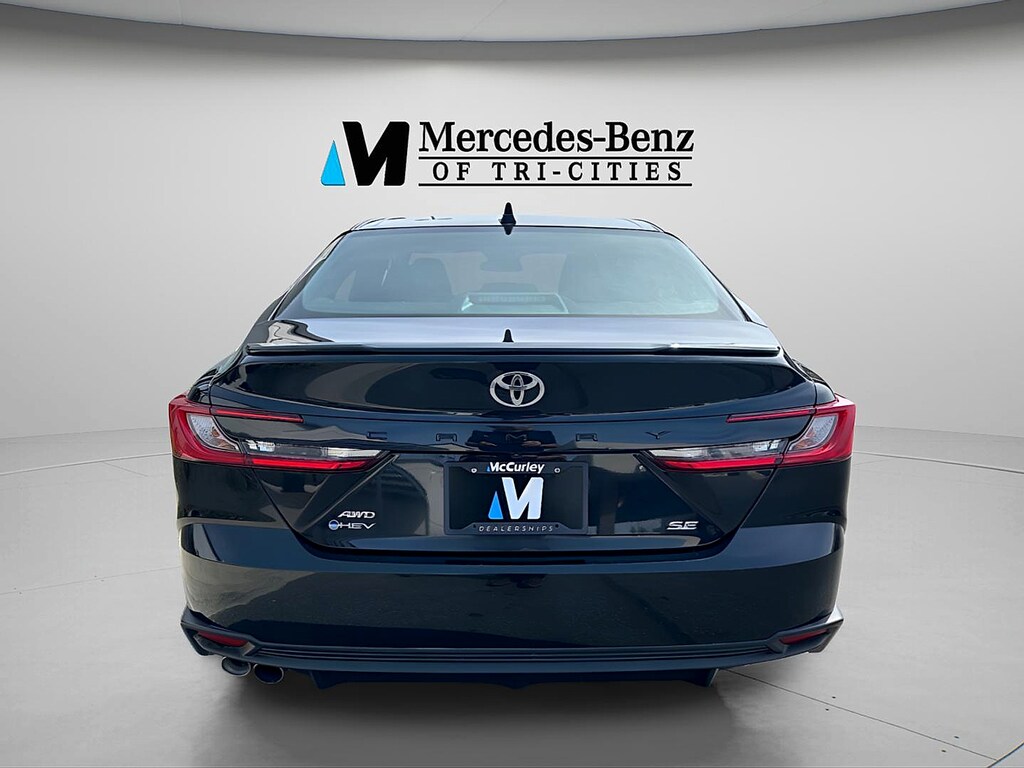 Used 2025 Toyota Camry SE Sedan