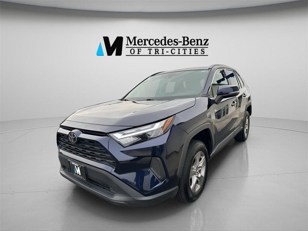 2022 Toyota RAV4 XLE's photo