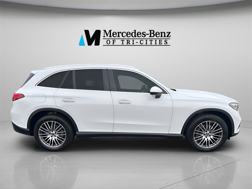 2026 Mercedes Benz GLC 300 4MATIC photo 4