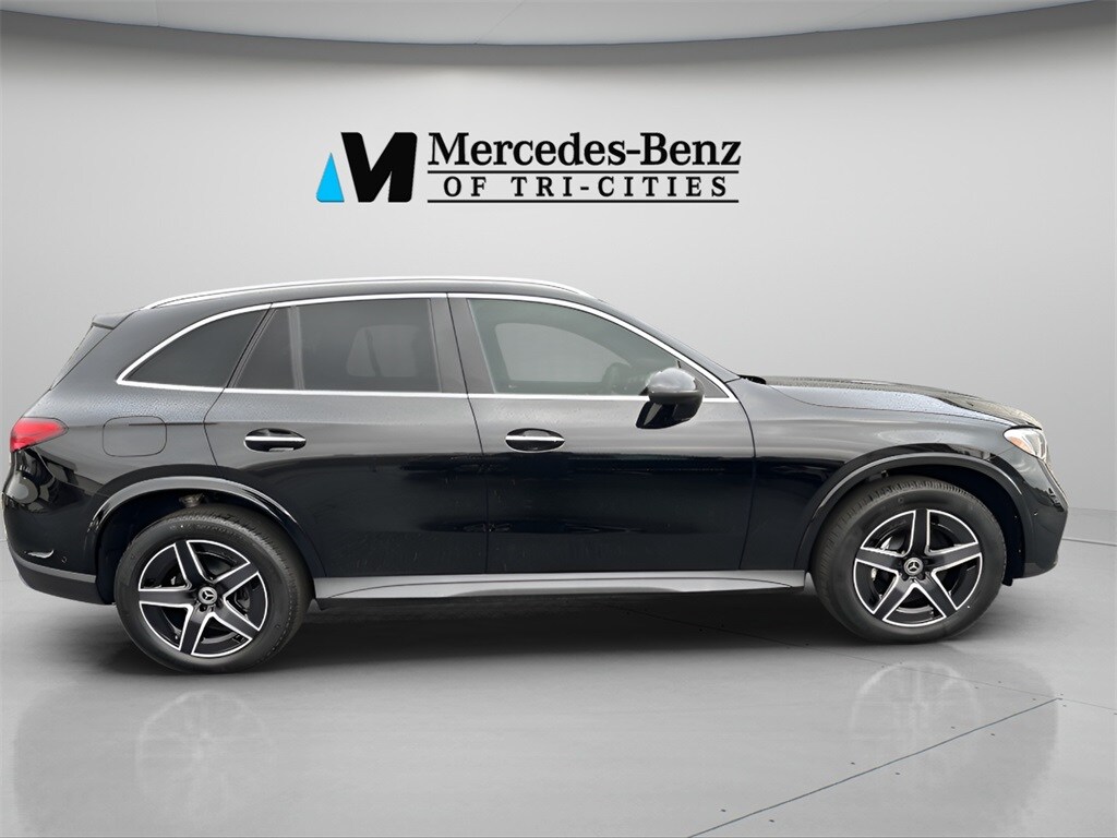 2026 Mercedes Benz GLC 300 4MATIC photo 3