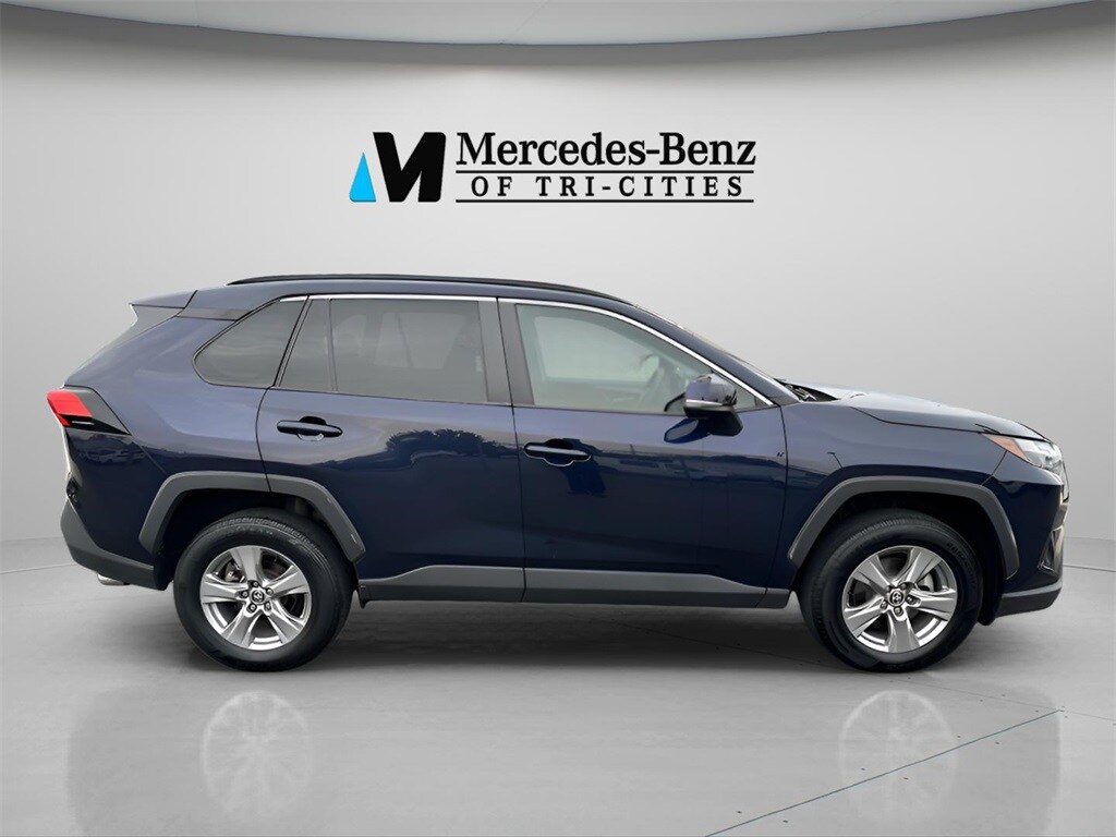 2022 Toyota RAV4 XLE photo 4