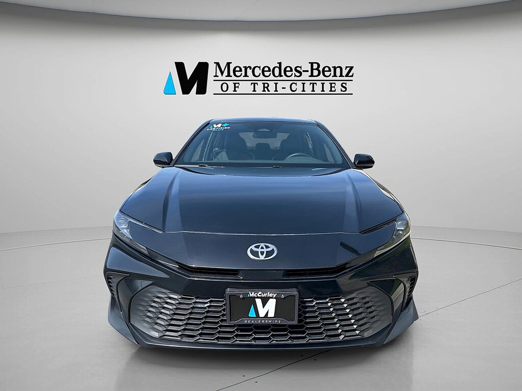 Used 2025 Toyota Camry SE Sedan