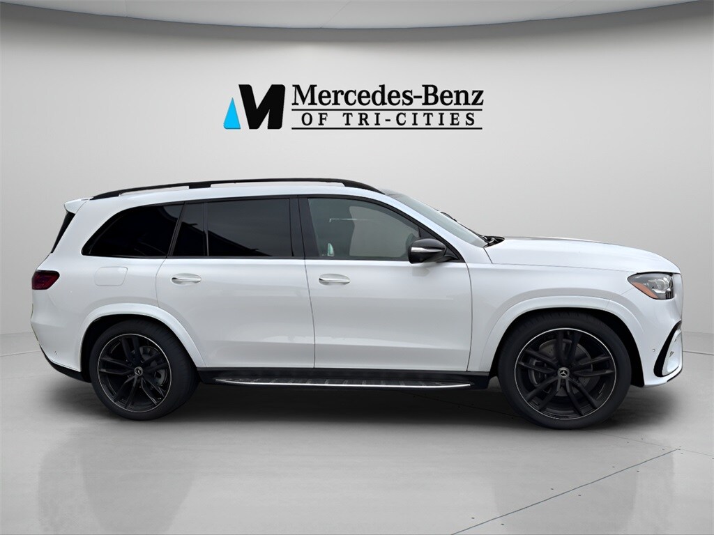 2025 Mercedes Benz GLS 580 4MATIC photo 4