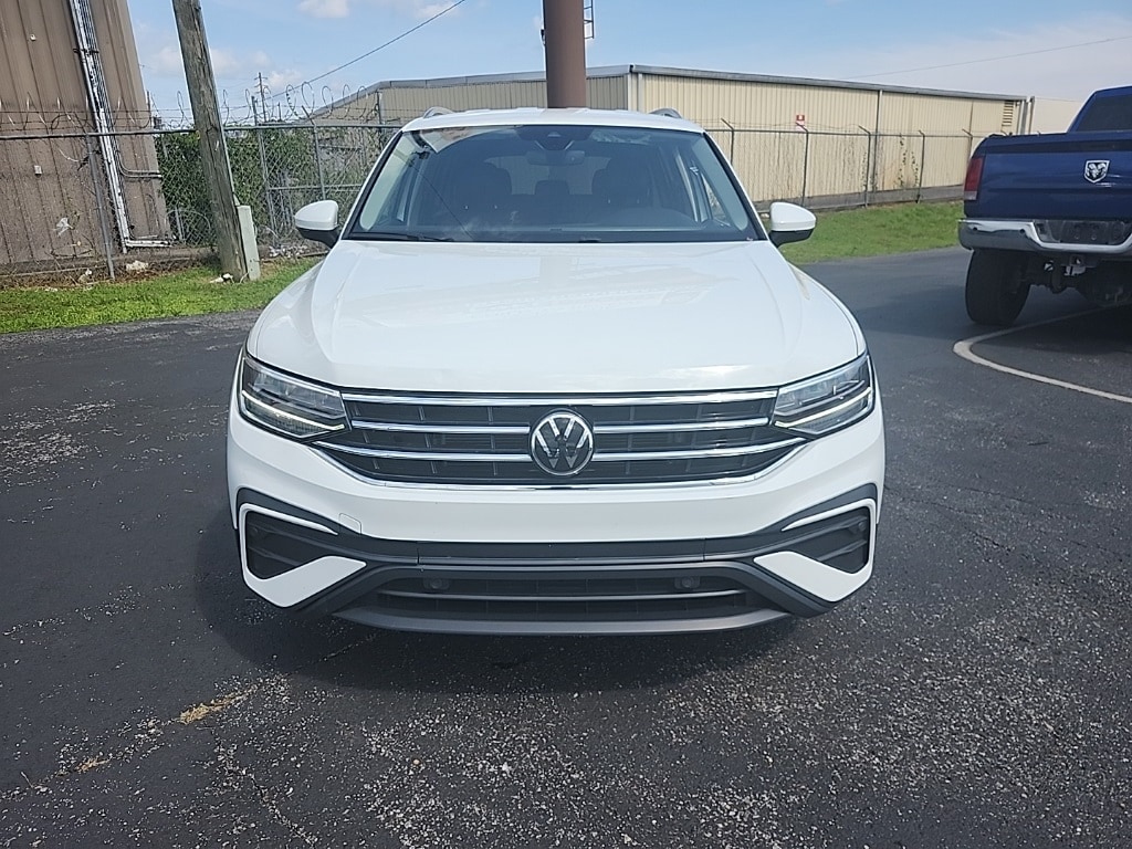 Used 2024 Volkswagen Tiguan SE with VIN 3VV2B7AX8RM031113 for sale in Tuscaloosa, AL