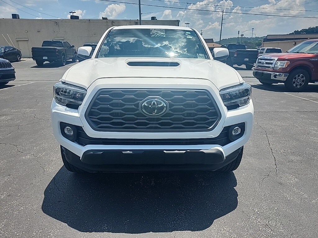 2021 Toyota Tacoma TRD Sport V6 photo 2