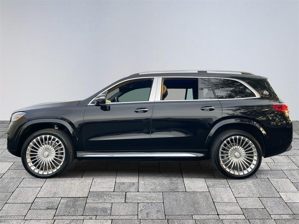 2025 Mercedes Benz GLS Maybach 600 4MATIC photo 2