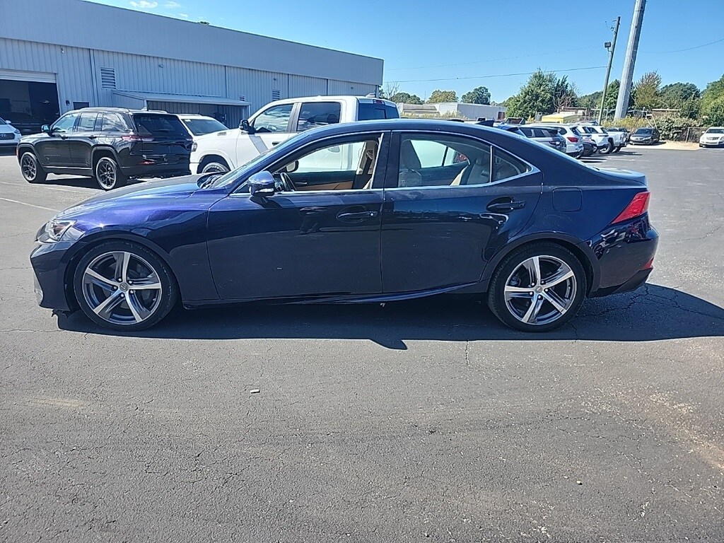 2018 Lexus IS 300 photo 4
