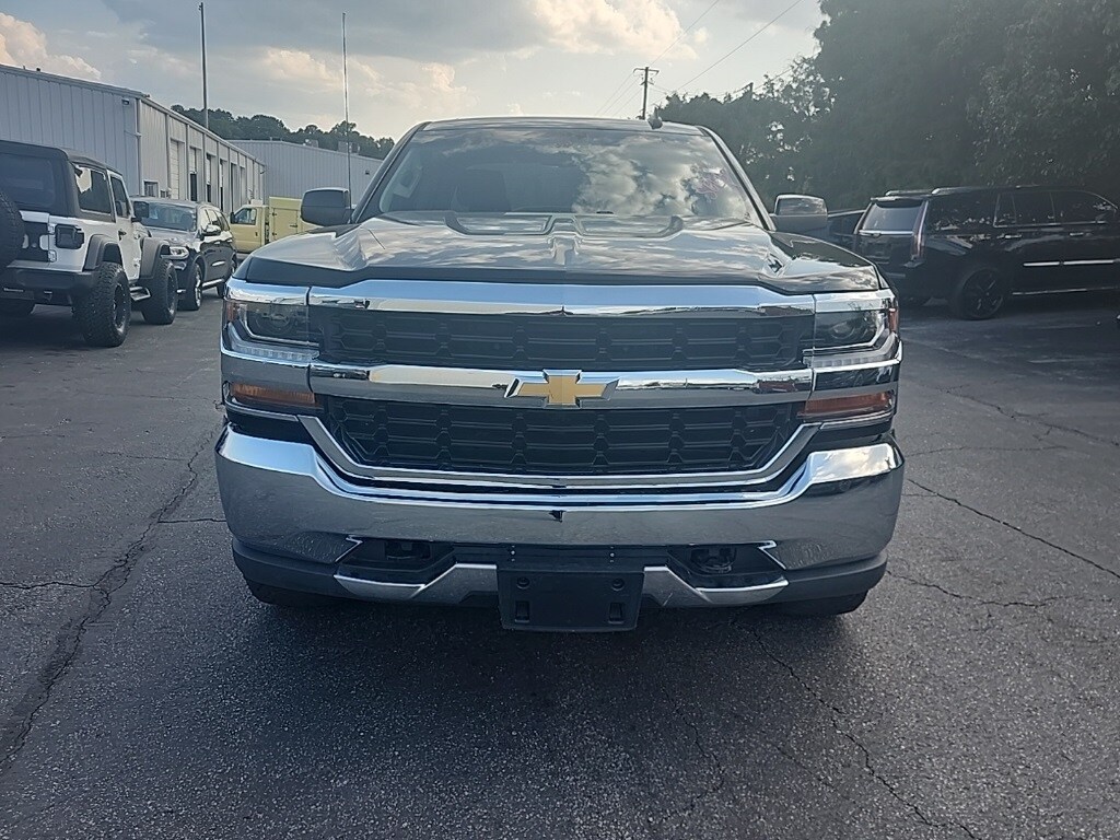 2018 Chevrolet Silverado 1500 LT1 photo 2
