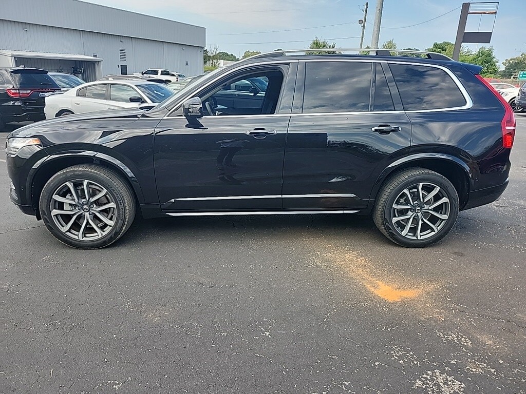 2018 Volvo XC90 T6 Momentum photo 3