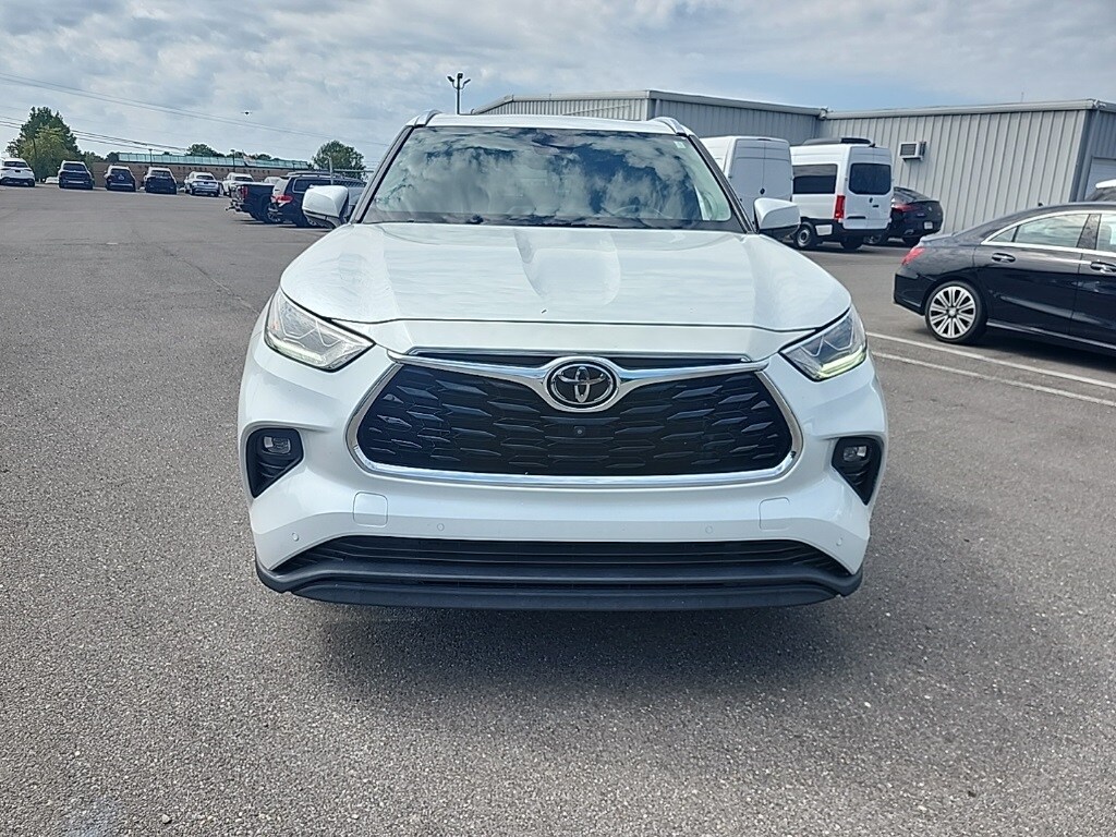2022 Toyota Highlander Limited photo 2