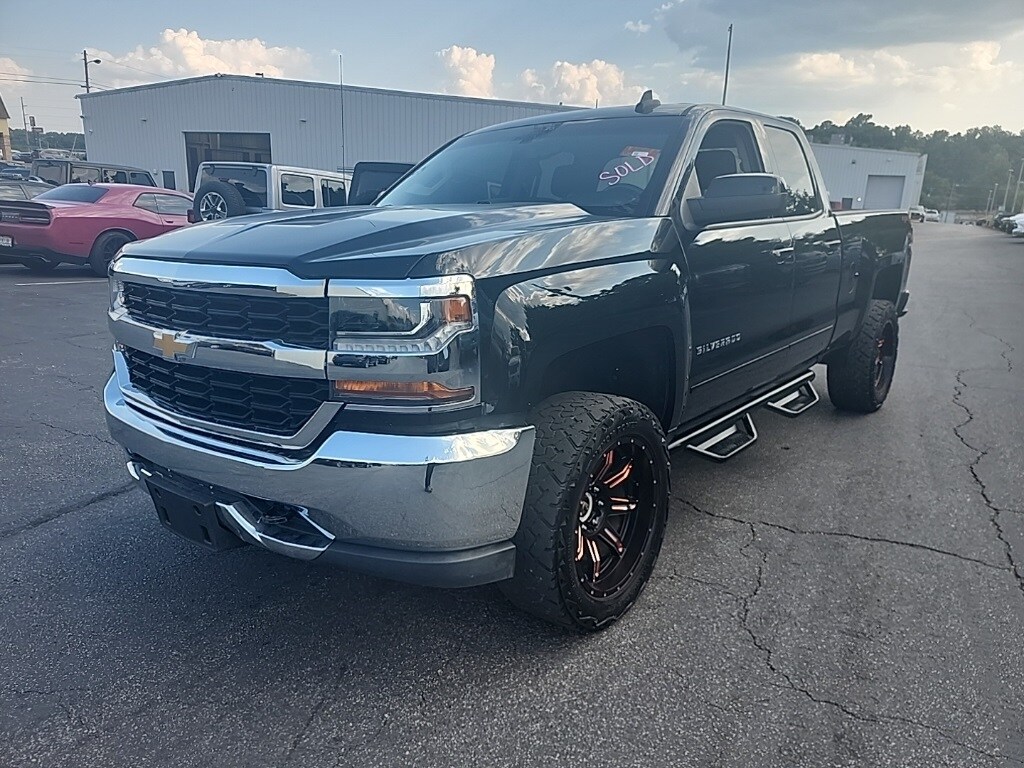 2018 Chevrolet Silverado 1500 LT1 photo 3