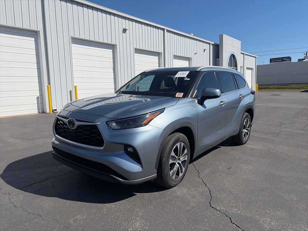 Used 2022 Toyota Highlander XLE SUV