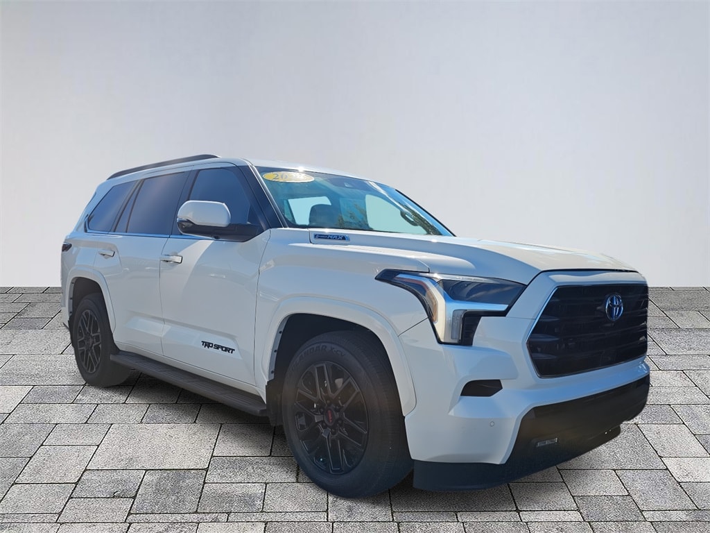 2024 Toyota Sequoia SR5's photo