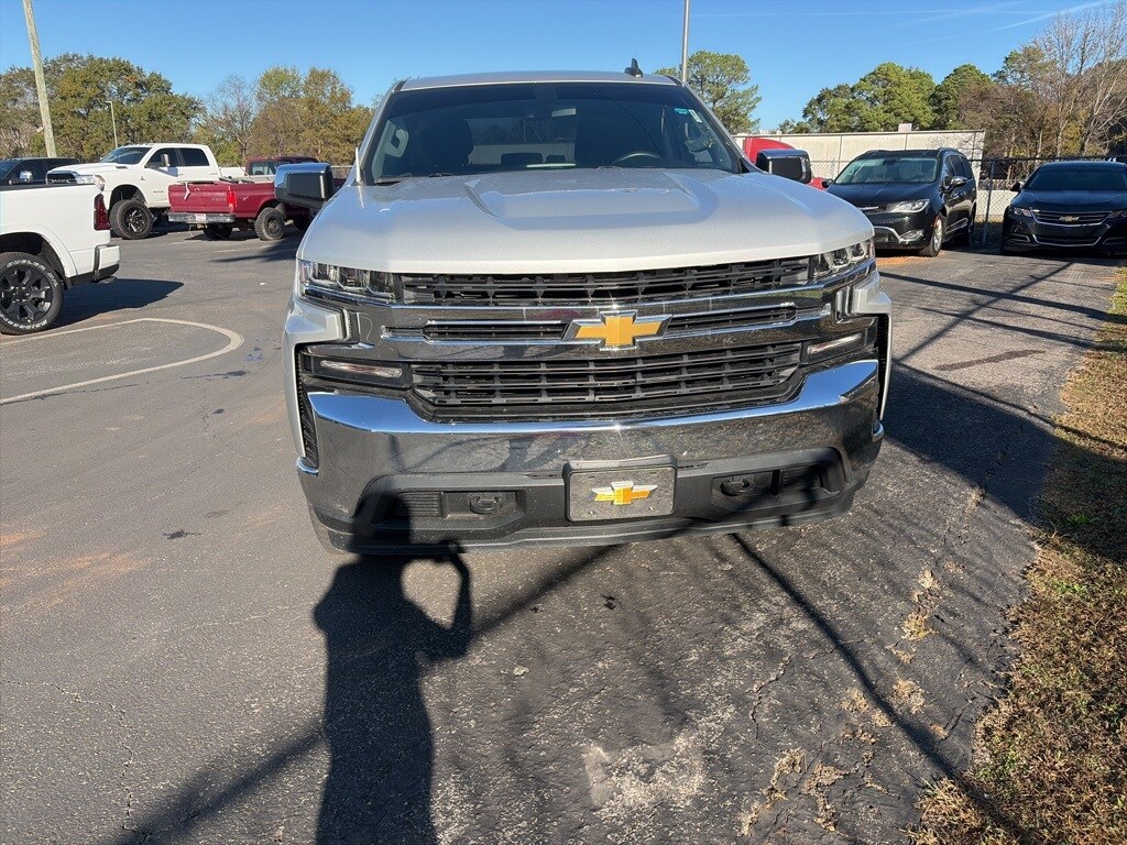 2020 Chevrolet Silverado 1500 LT photo 2