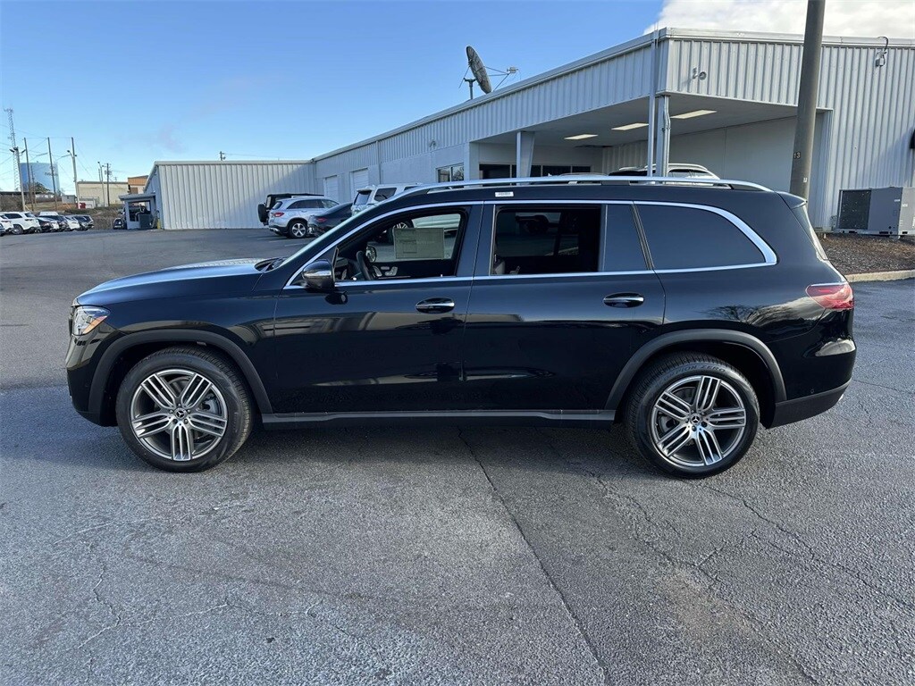 2025 Mercedes Benz GLS 450 4MATIC photo 4