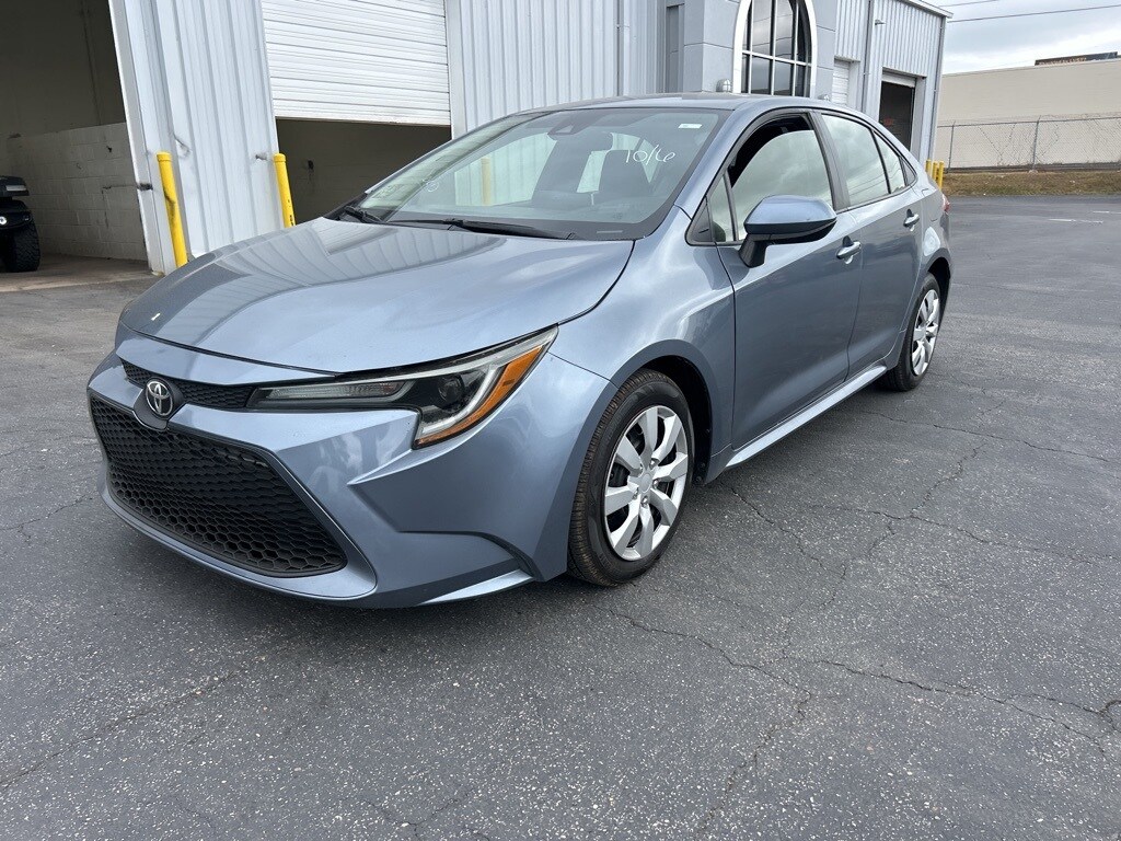 2021 Toyota Corolla LE photo 3