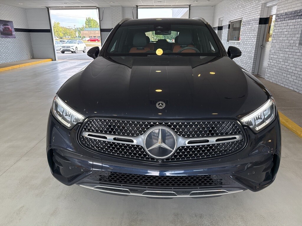 2024 Mercedes Benz GLC 300 4MATIC photo 2