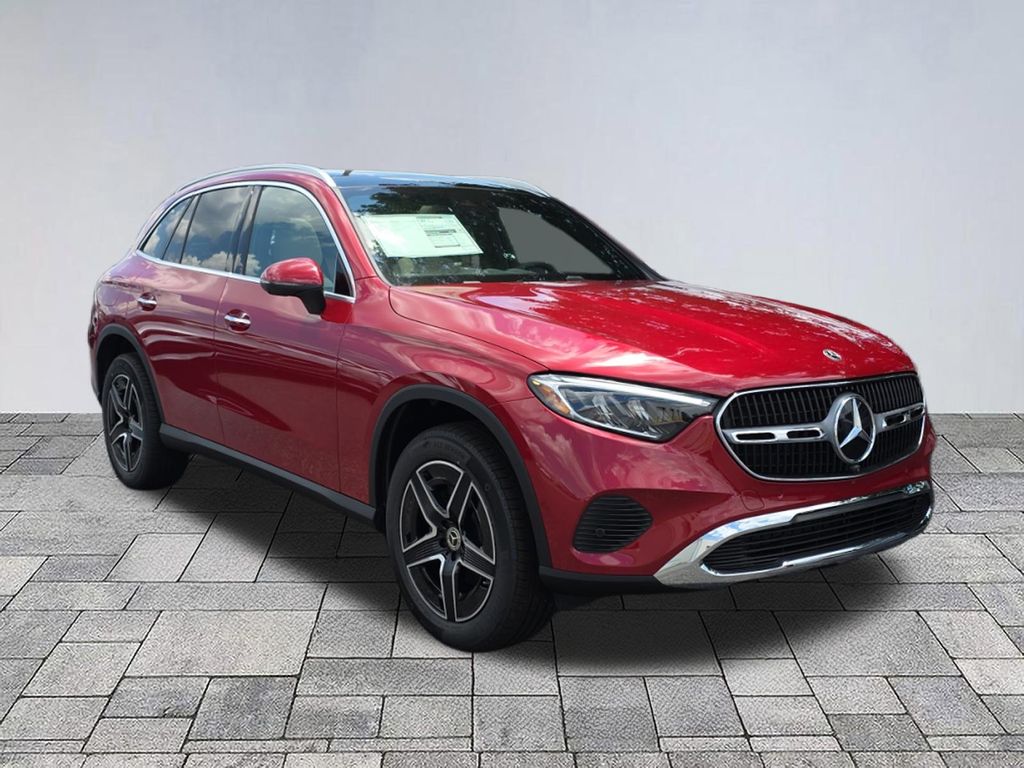 2026 Mercedes-Benz GLC GLC 300's photo
