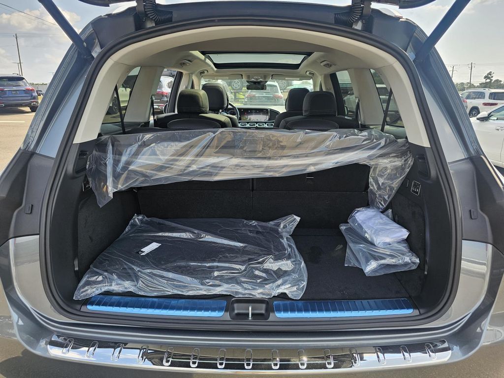 2026 Mercedes-Benz GLS Base - Photo 9