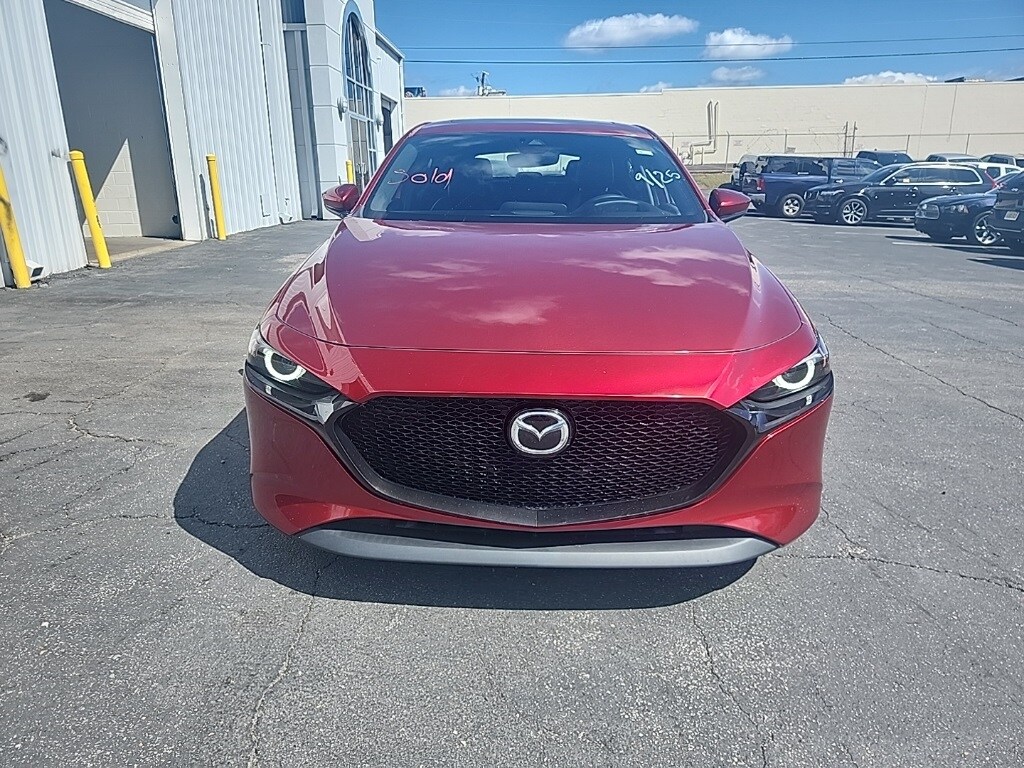 2021 Mazda Mazda3 Premium Hatchback photo 2