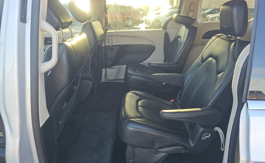 Used 2023 Chrysler Pacifica Touring L Van Passenger Van