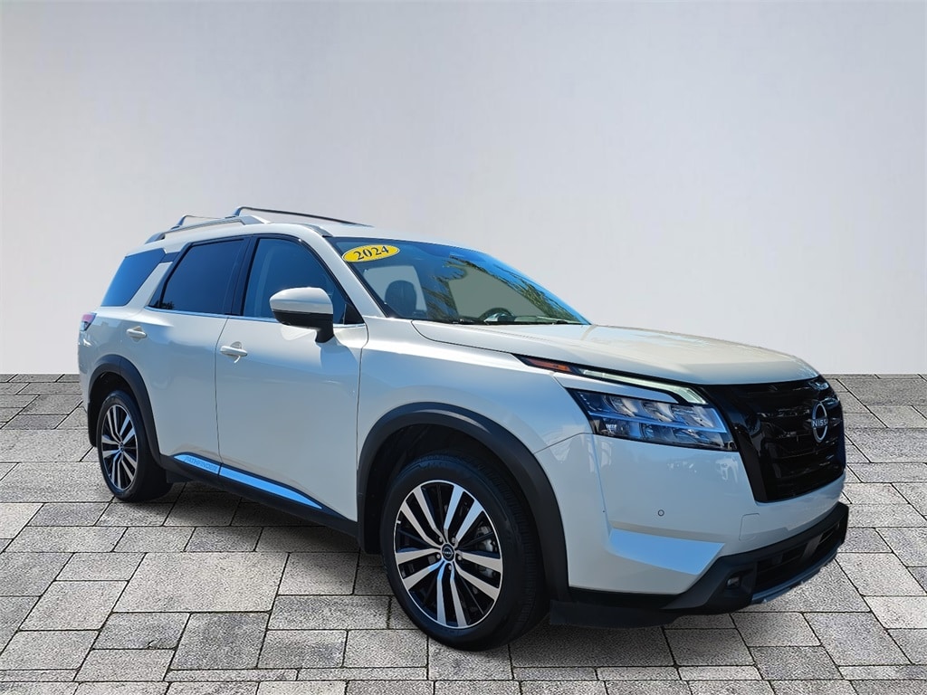 Used 2024 Nissan Pathfinder Platinum SUV