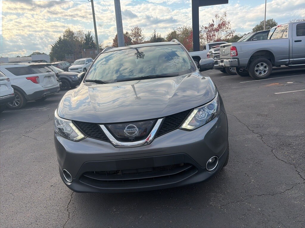 2017 Nissan Rogue Sport SL photo 2