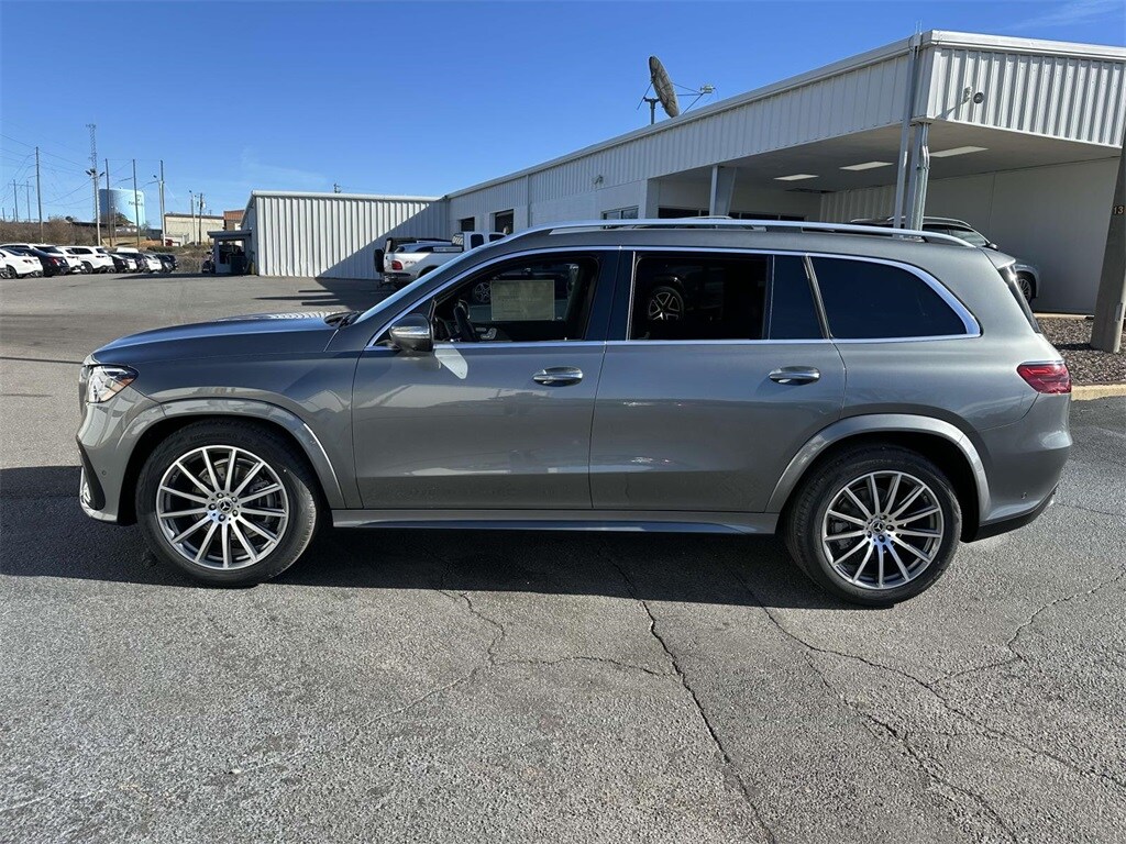 2025 Mercedes Benz GLS 450 4MATIC photo 4