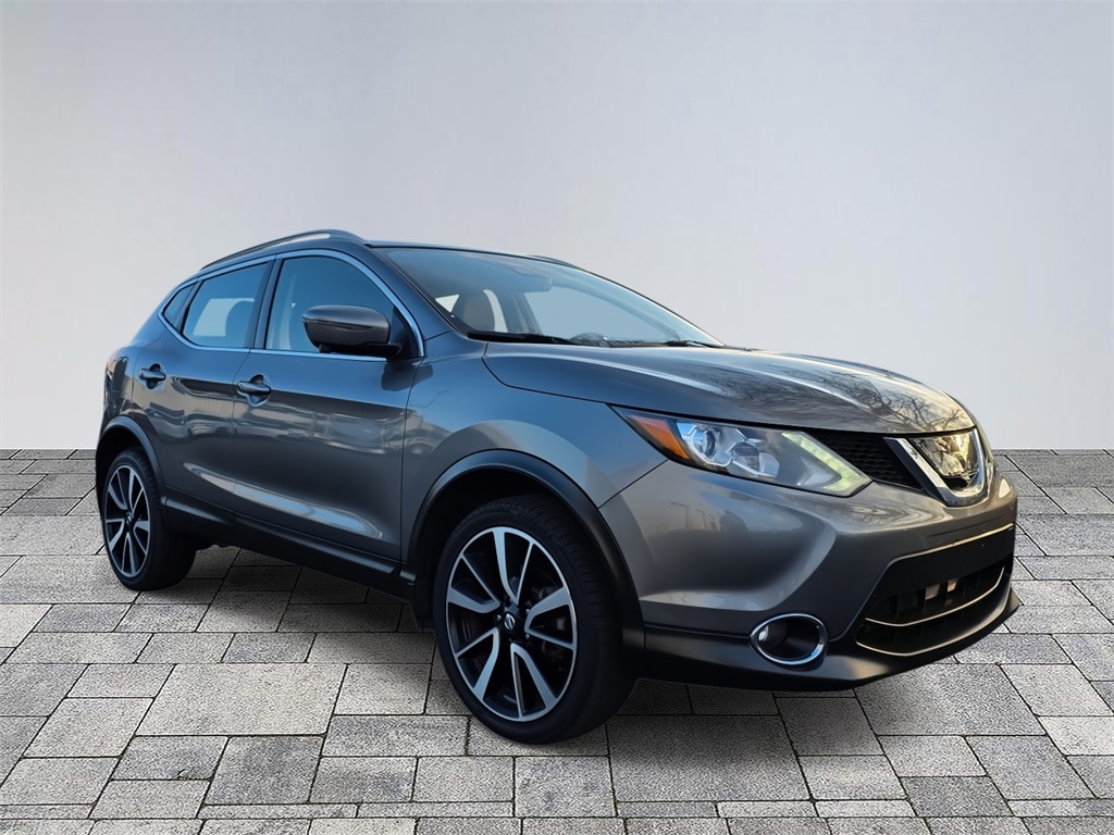 2017 Nissan Rogue Sport SL's photo