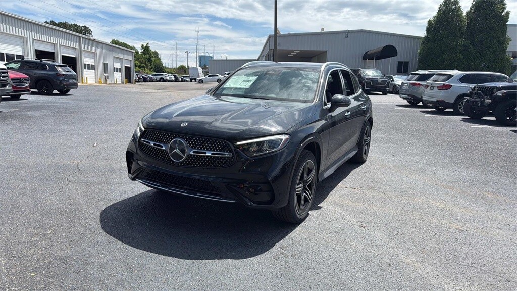 2025 Mercedes Benz GLC 350e 4MATIC photo 3