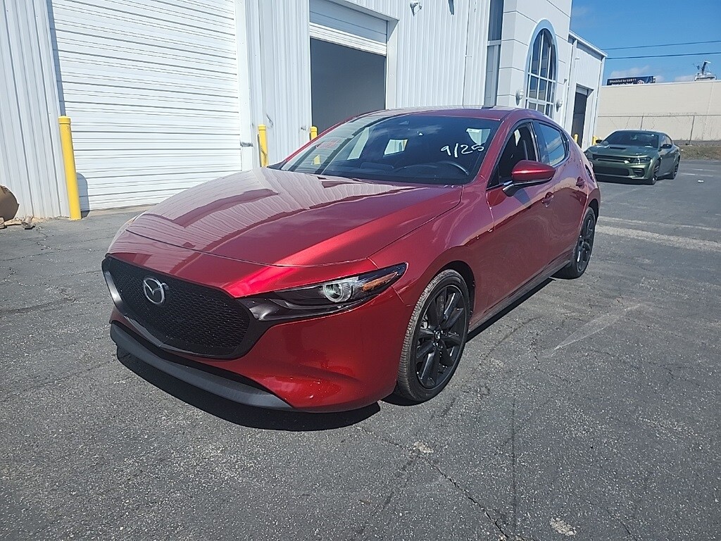2021 Mazda Mazda3 Premium Hatchback photo 3
