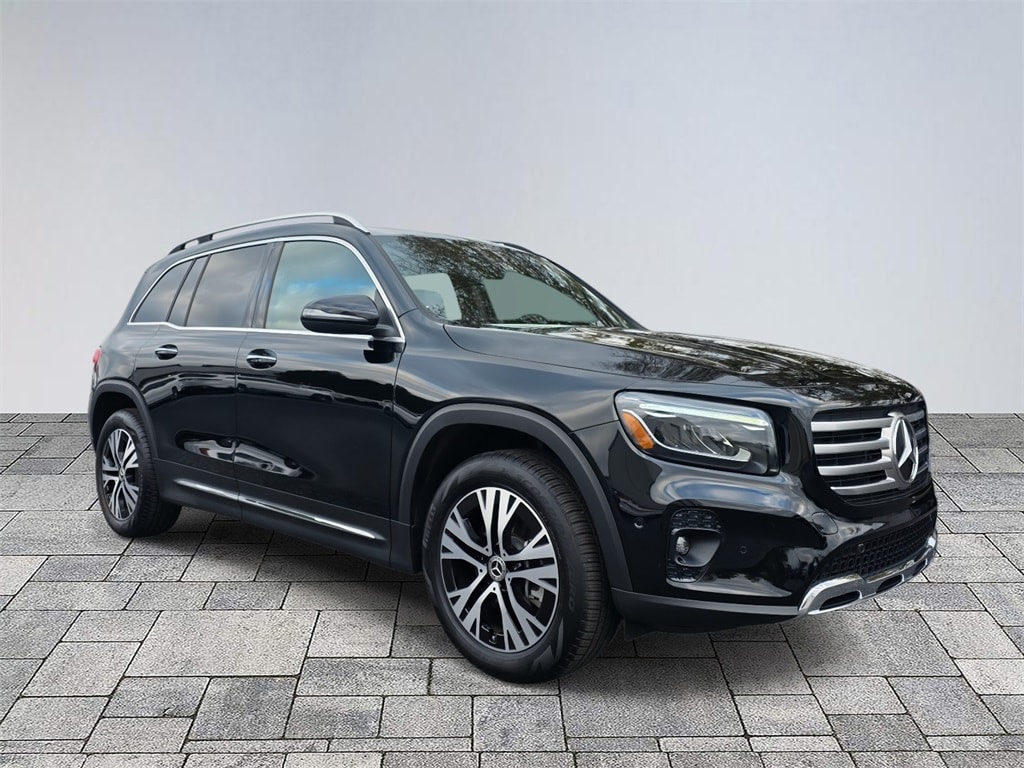 2025 Mercedes-Benz GLB Base's photo