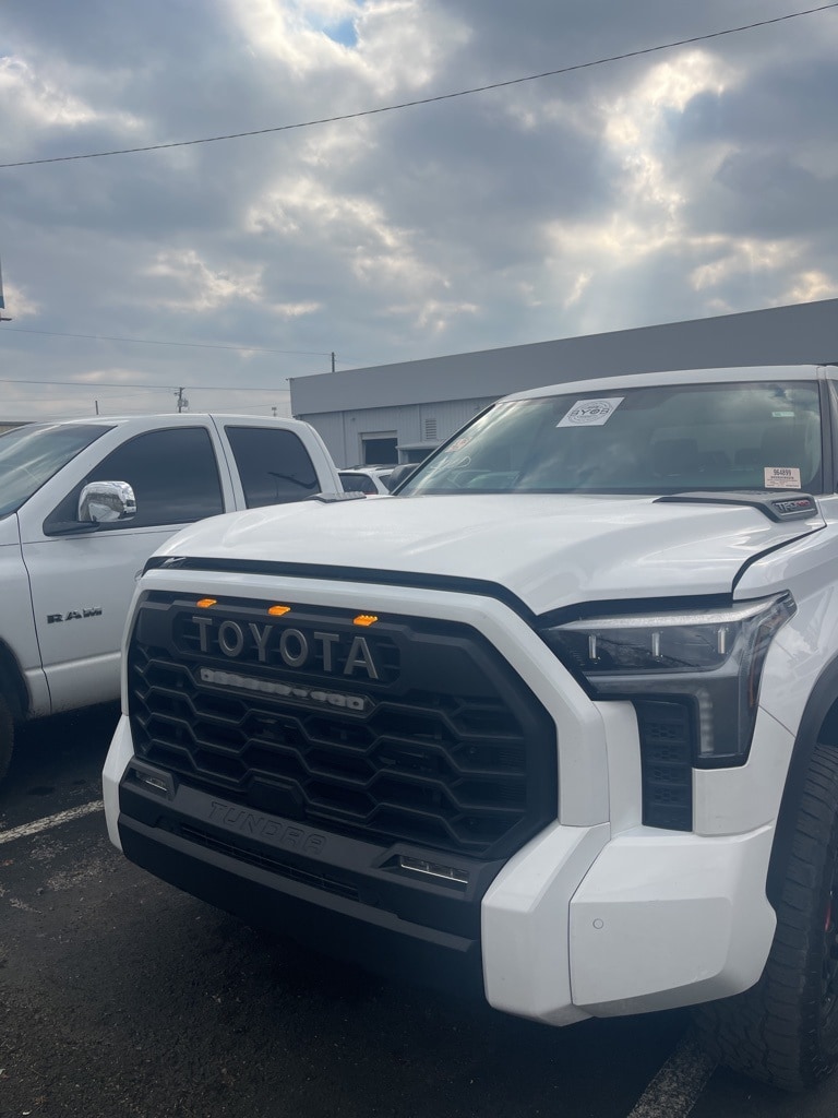 2022 Toyota Tundra SR5's photo