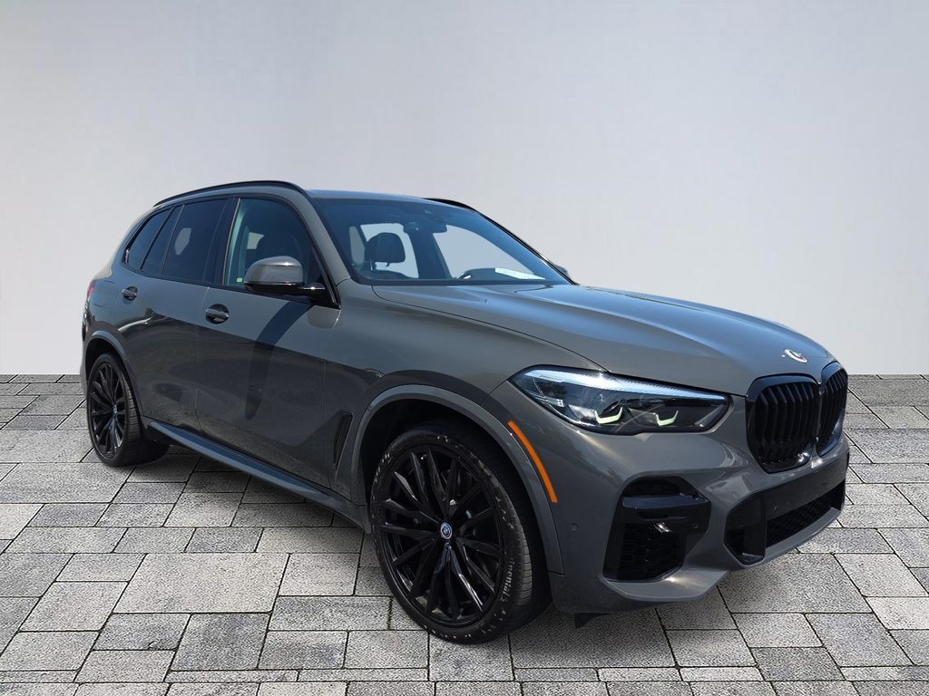 2022 BMW X5 M50i's photo