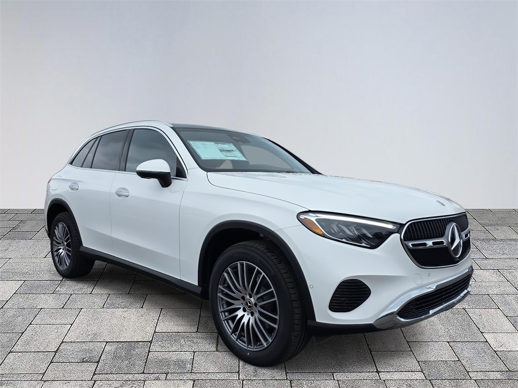 2026 Mercedes-Benz GLC Base's photo