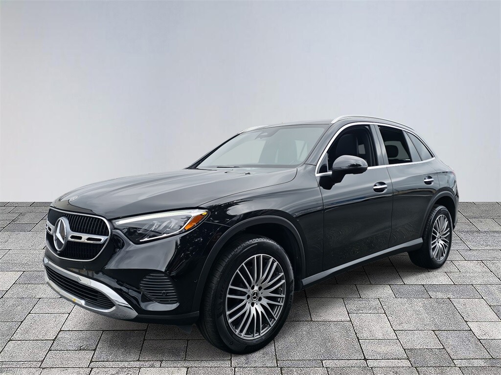 2024 Mercedes Benz GLC 300 4MATIC photo 3