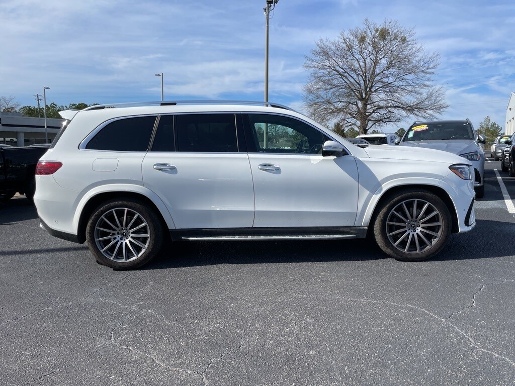 2025 Mercedes Benz GLS 580 photo 4