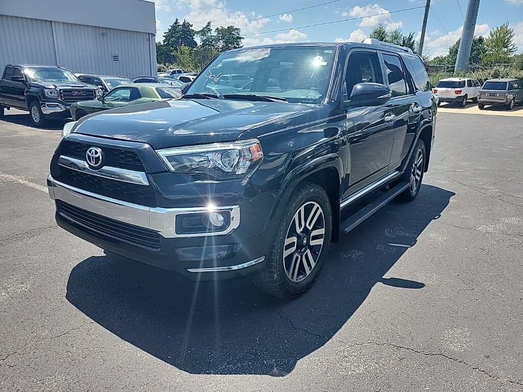 2017 Toyota 4Runner Limited photo 3
