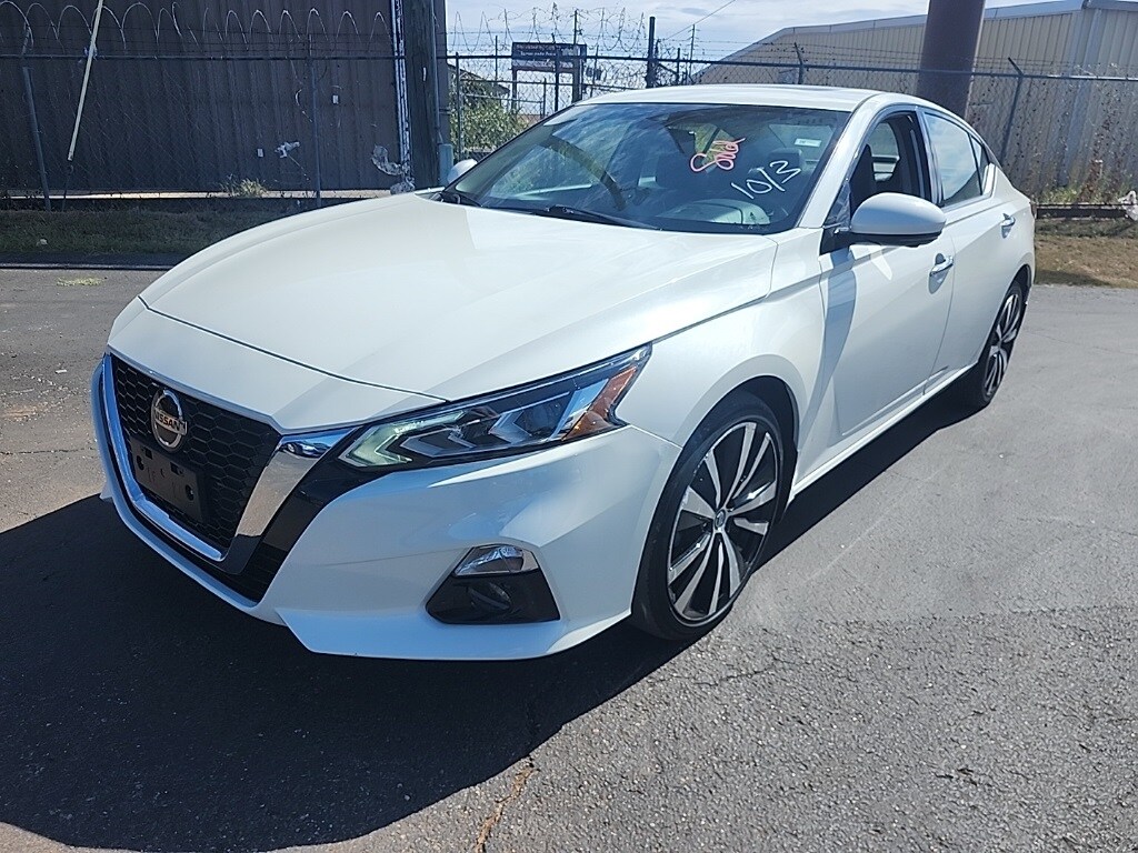 2021 Nissan Altima 2.5 Platinum photo 2