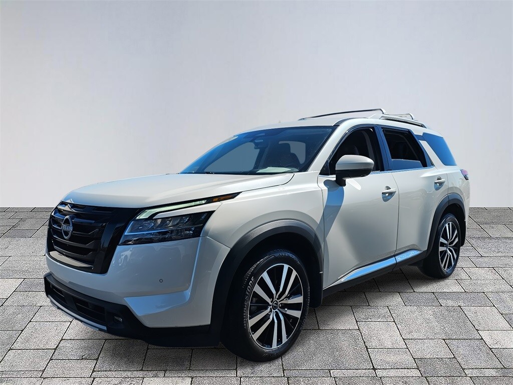 Used 2024 Nissan Pathfinder Platinum SUV