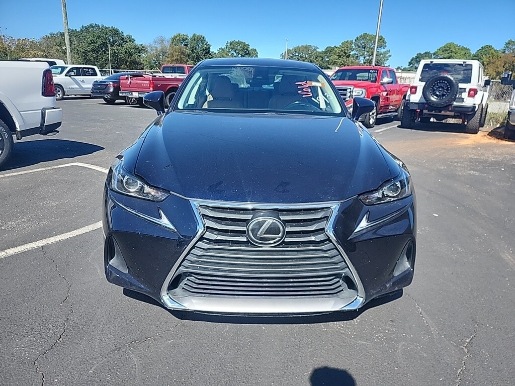 2018 Lexus IS 300 photo 2