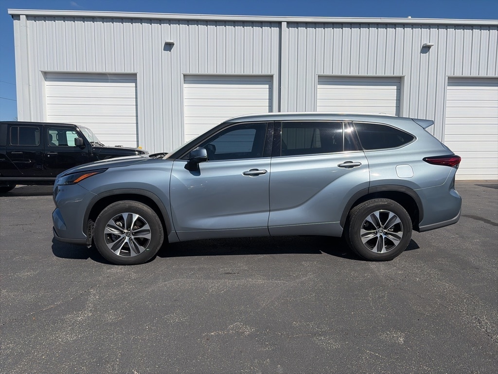 Used 2022 Toyota Highlander XLE SUV