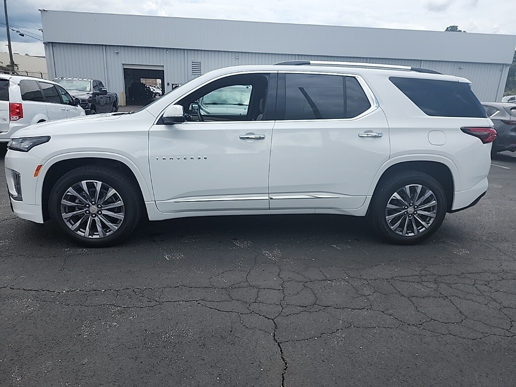 2023 Chevrolet Traverse Premier photo 3