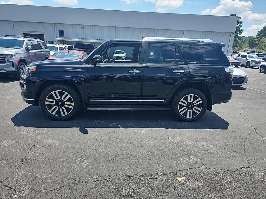 2017 Toyota 4Runner Limited photo 4