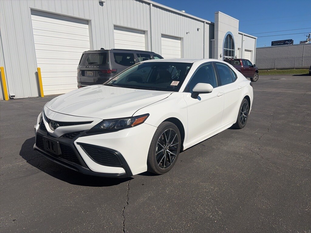 Used 2024 Toyota Camry SE Sedan