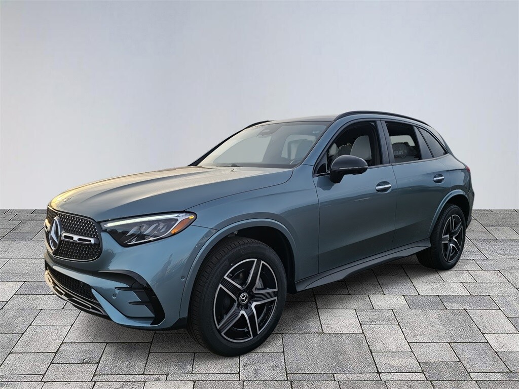 2026 Mercedes Benz GLC 300 4MATIC photo 3