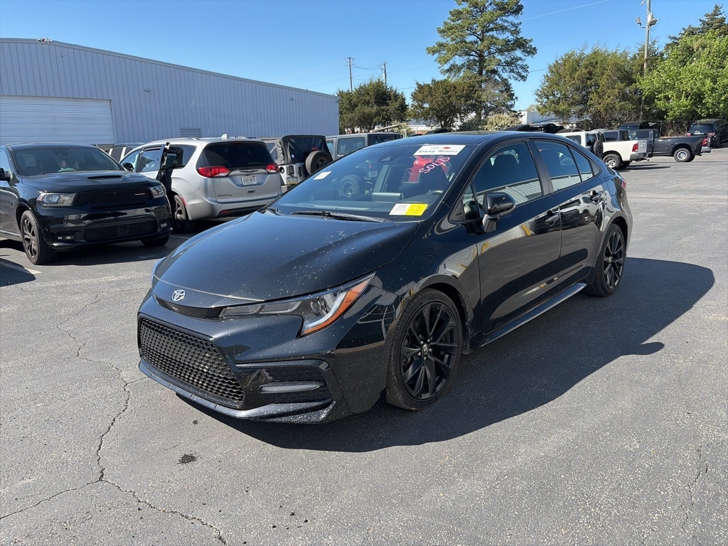 Used 2020 Toyota Corolla SE Nightshade Sedan