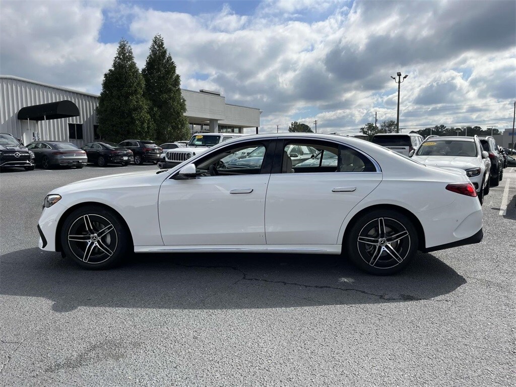 2025 Mercedes Benz E 350 4MATIC Sedan photo 4